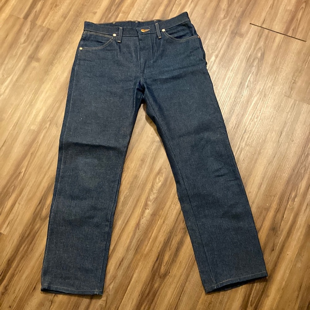 Wrangler 13MWZ Classic Cowboy Cut 32X30 in excellent condition.